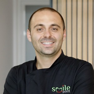 Д-р Иво Петров - дентален специалист